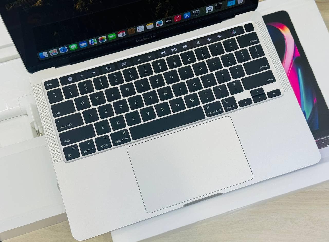 seoarticle-mbp132022m2-silver-3.jpg