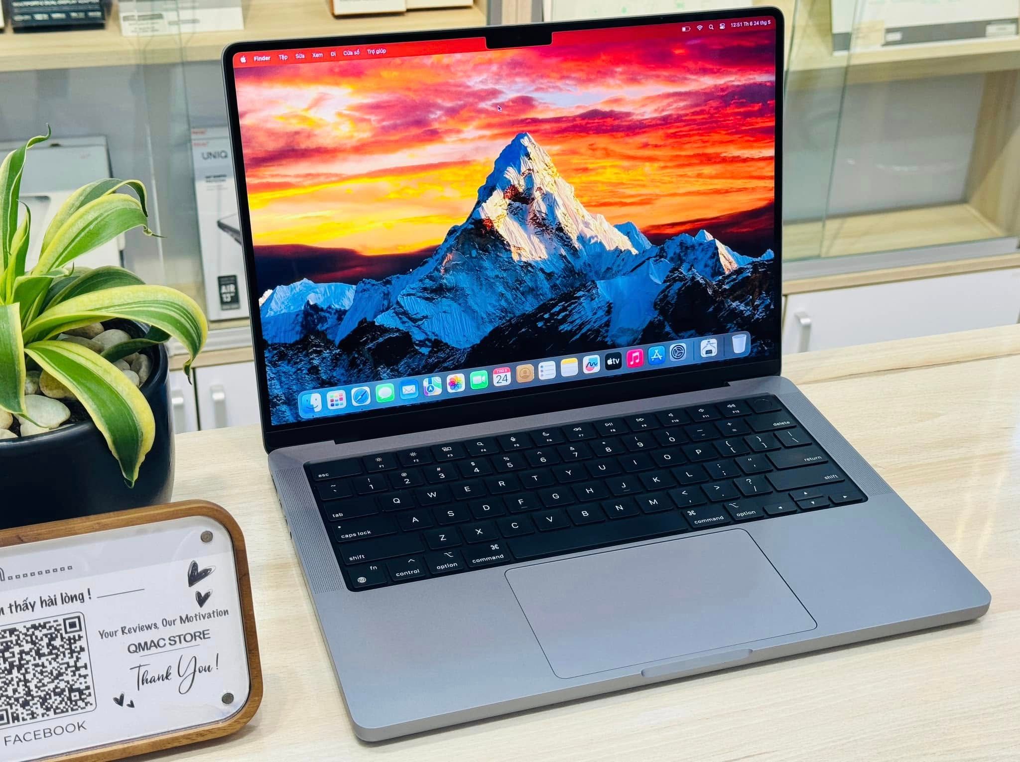 seoarticle-mbp142023m2-gray-1.jpg
