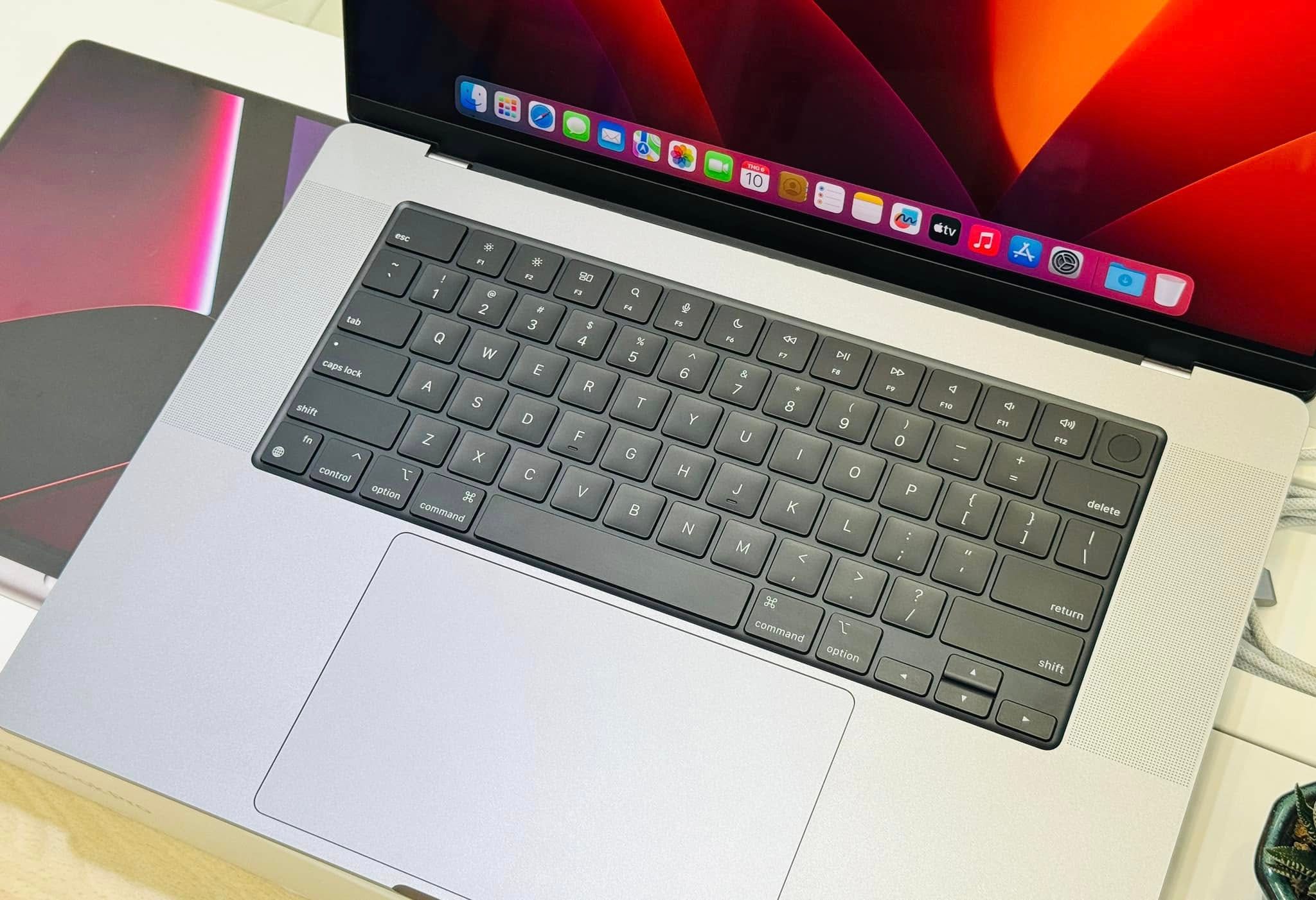 seoarticle-mbp162023m2-gray-3.jpg